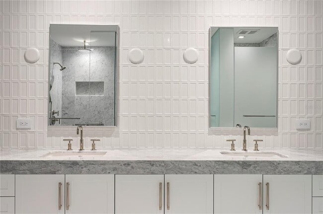 Building Photo - 3015 S Ysabella Ave