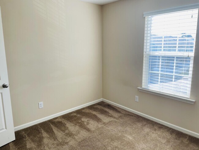 Building Photo - 408 Provincial St