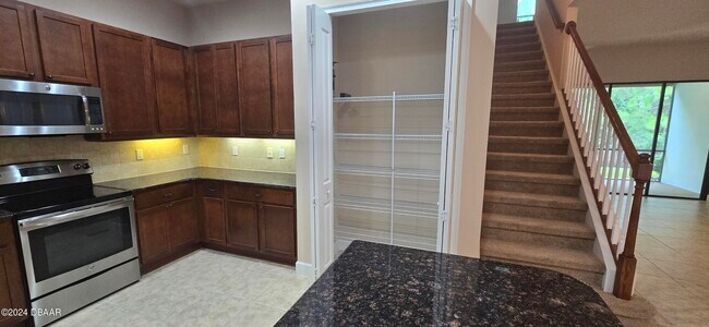 Building Photo - 1068 Kilkenny Ln