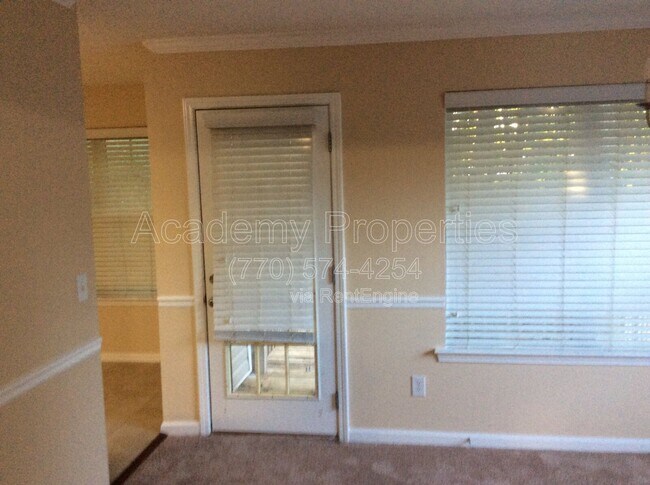 Building Photo - 4015 Yellow Pine Ct
