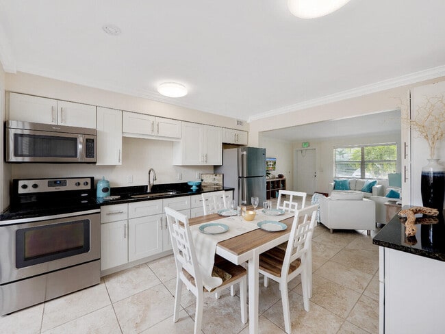 Building Photo - 1236 Beach Rd