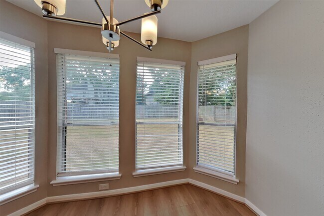 Building Photo - 1343 Edenderry Ln