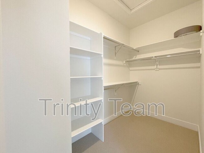 Building Photo - 4100 E Iliff Ave