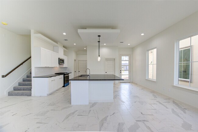 Building Photo - 2920 El Fenice Ln