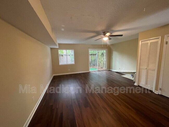 Building Photo - 10710 Egmont Rd