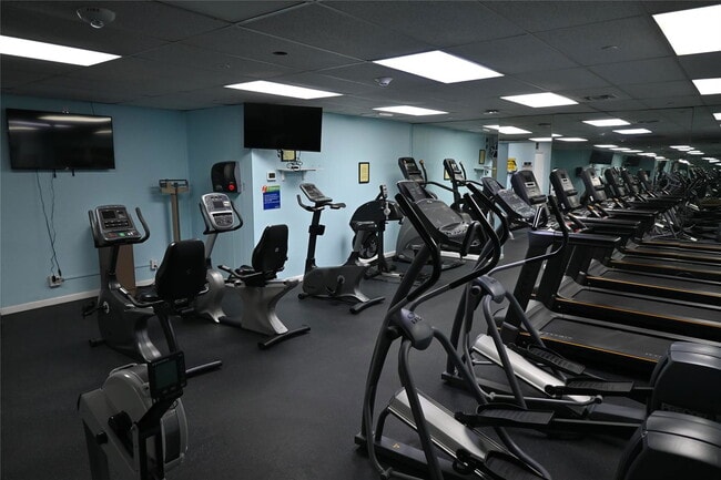 Building Photo - 1800 S Ocean Blvd