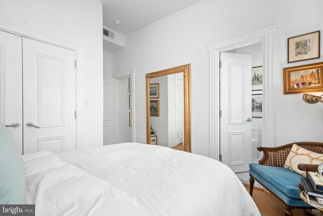 Building Photo - 317 3rd St SE