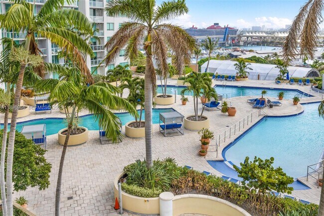 Building Photo - 253 NE 2nd St