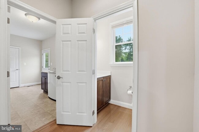 Building Photo - 42240 Hiddenwood Ln