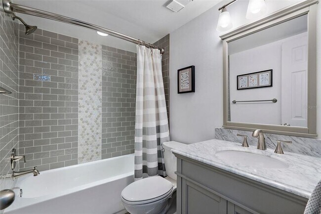 Building Photo - 6277 Bahia Del Mar Blvd S