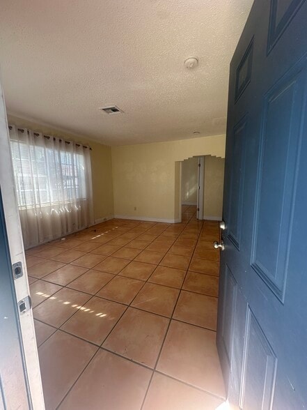 Building Photo - 1735 NW 51st St