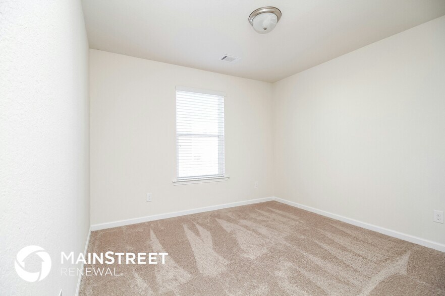 Building Photo - 2618 Stinger Dr