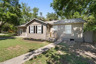 Building Photo - 1012 Barbara Dr