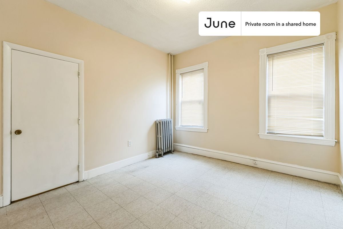 Building Photo - Room in Shared 5 bed/1.5 bath home