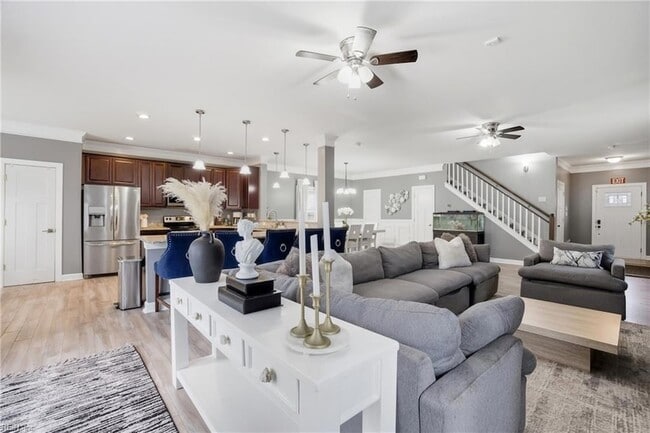 Building Photo - 1859 Parkview Ave