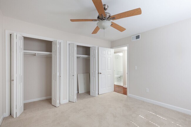 Building Photo - Spacious 2/2 Condo w/ Great Roommate Setup!