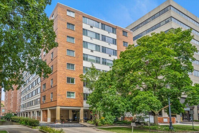 Primary Photo - 1516 Hinman Ave
