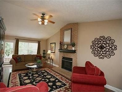 Great room - 9012 Ellersly Dr