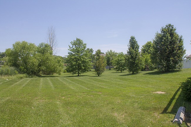 Building Photo - 541 Southampton Dr
