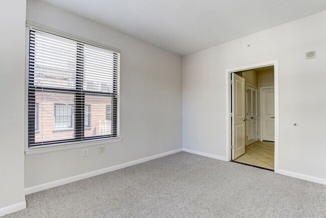 Building Photo - Logan Circle One Bedroom Plus Den W/Front Desk, Secured Entry, Pets Welcome, & More!