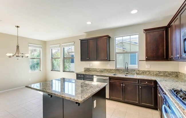 Building Photo - 1819 Lavender Ln