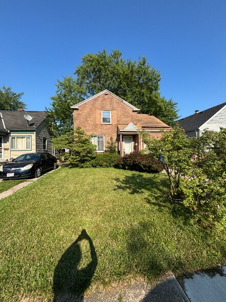 Primary Photo - 4661 W 148th St