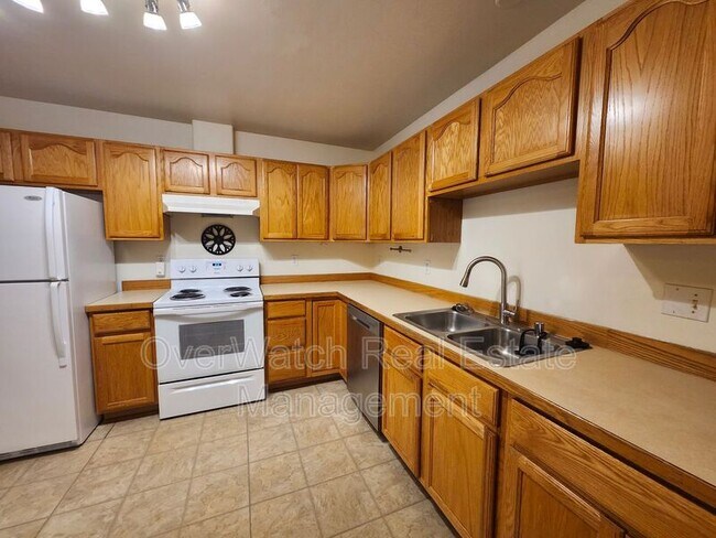Building Photo - 4041 Lunar Dr
