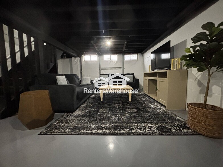 Building Photo - 2816 Vine St