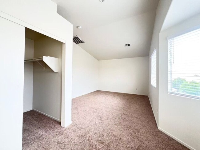 Building Photo - Beautiful two-story home