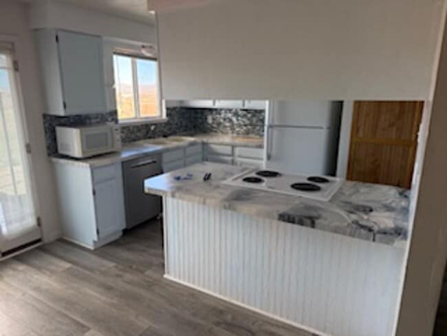 Building Photo - 379 Lawndale Dr