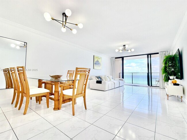 Building Photo - 2101 S Ocean Dr