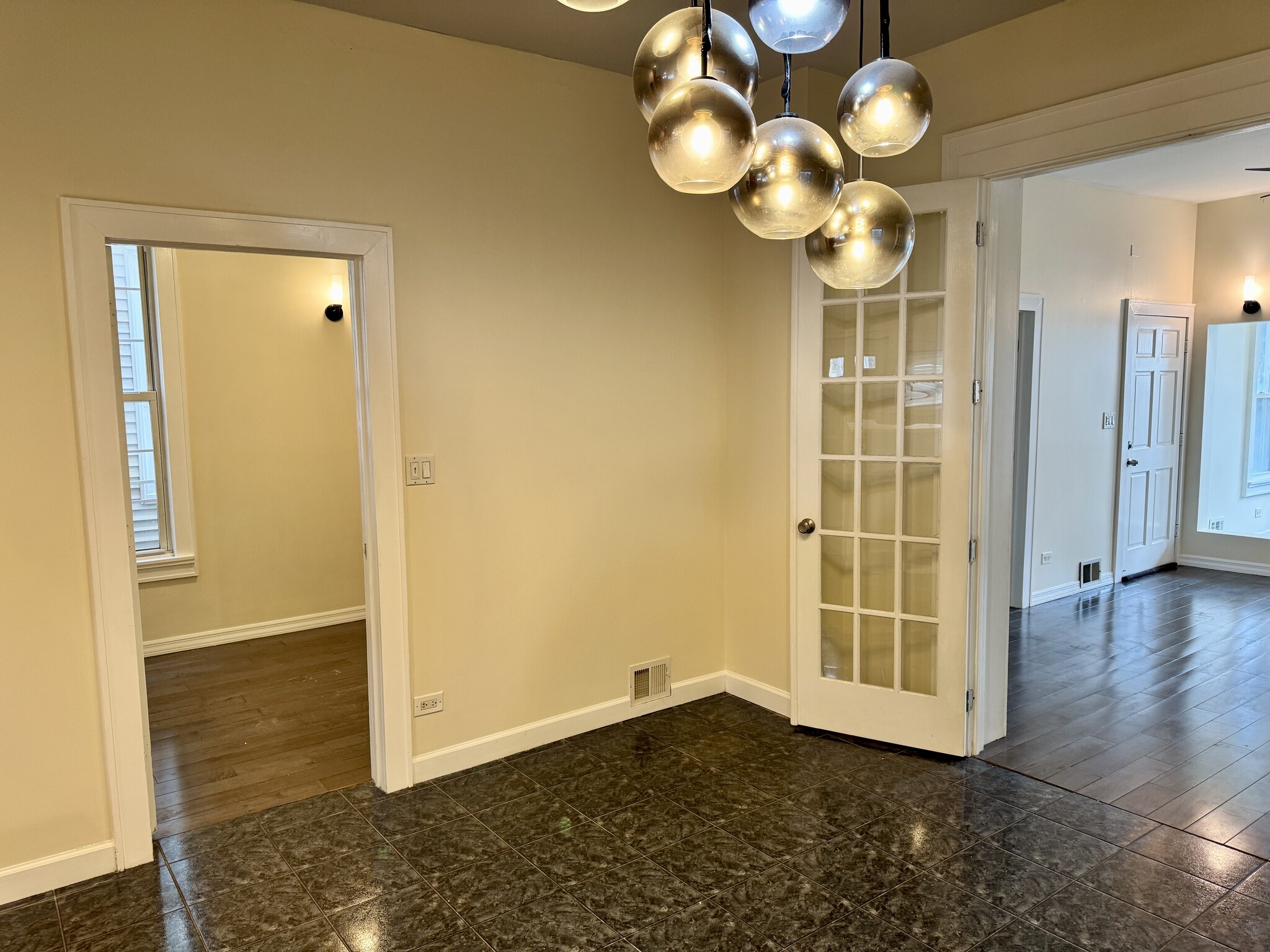 Building Photo - 1714 N Troy St