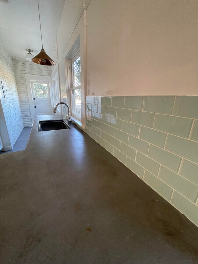 Building Photo - 1234 24th St