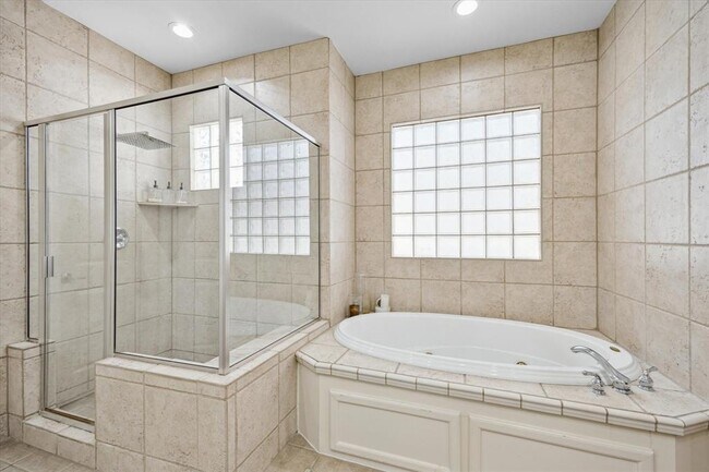 Building Photo - 5807 Birdsall Market Pl
