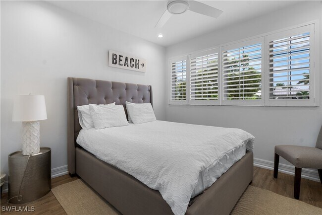 Building Photo - 991 8th St S