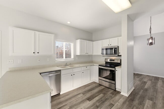 Building Photo - Beautiful Stroh Ranch 4 Bedroom, 2.5 Bath Home, Brand New Kitchen Appliances READY JUNE 5th