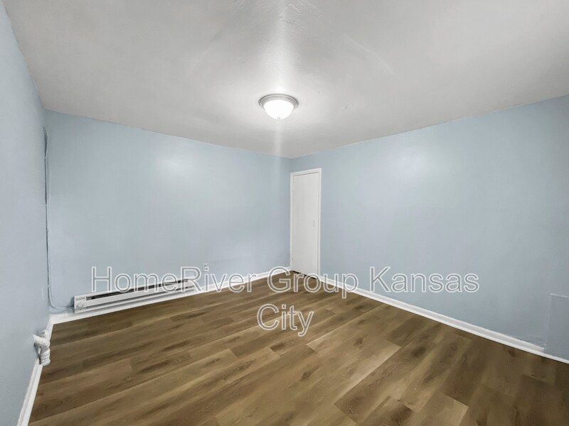 Building Photo - 1123 S Haden St
