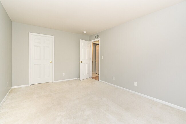 Building Photo - 5681 Pine Aires Dr