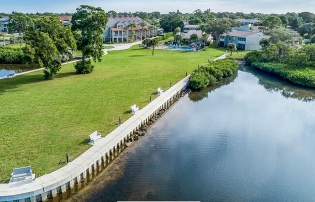 Building Photo - 610 Windrush Bay Dr