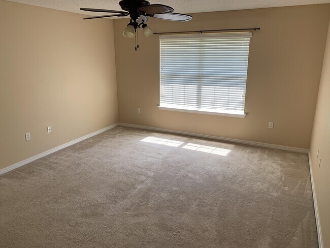 Building Photo - 2168 Lambourn Ct