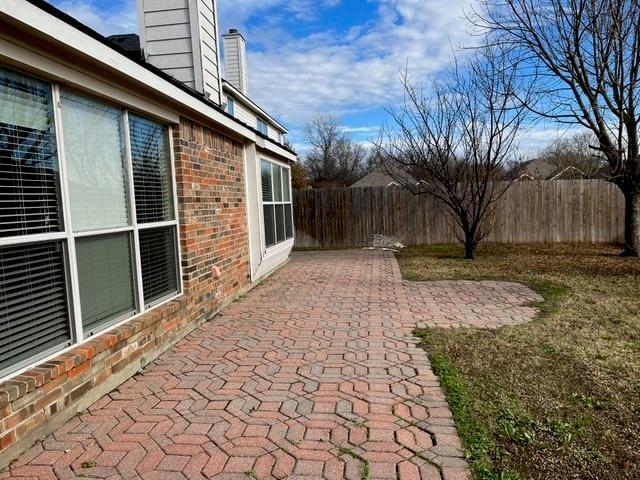 Building Photo - 3818 English Oak Dr