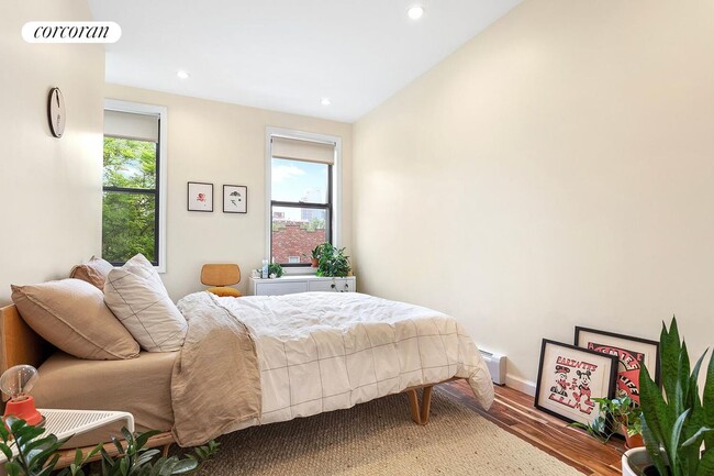 Primary Photo - 466 Sackett St