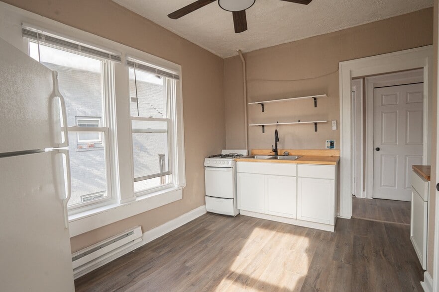 Building Photo - 1918 W Washington St