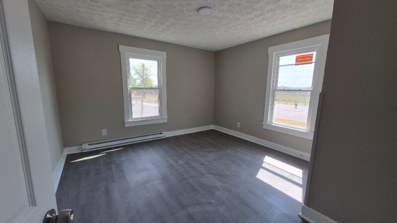 Building Photo - 912 Riverview Terrace