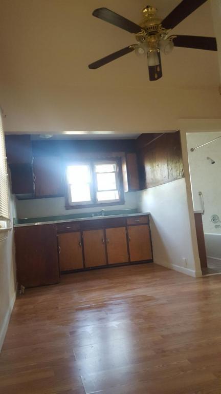 Building Photo - 12804 FARRINGDON AVE