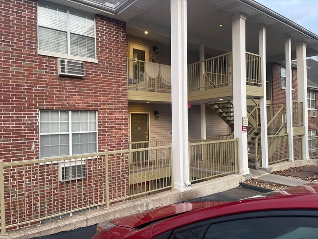 Building Photo - Branson MO walk-in 2 bedroom 2 bath Apartment/condo with Golf Course View