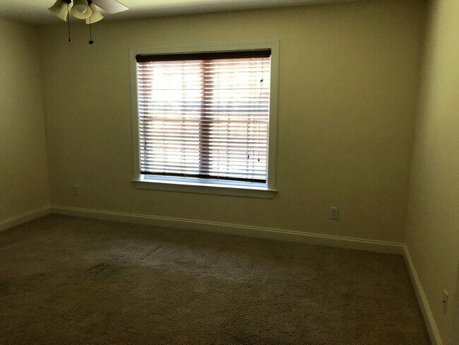 Building Photo - 5707 Sentinel Ln