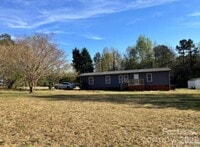 Building Photo - 141 Little Country Ln