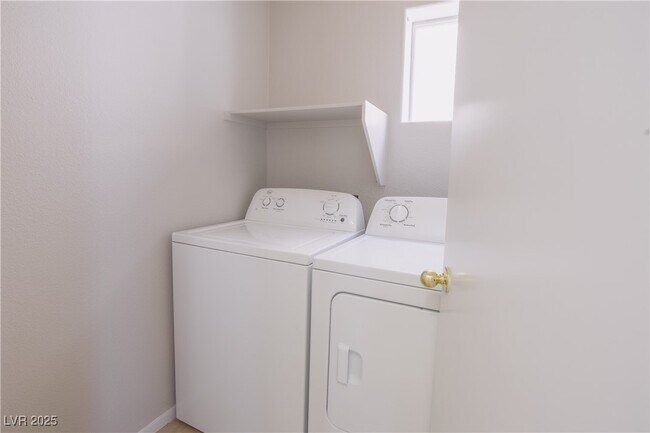 Building Photo - 7920 Hornbeam Ct