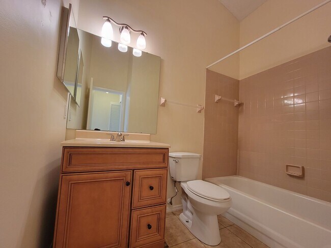 Building Photo - Cozy 2 bed/ 2 bath Villa in Beekman Lakes ...